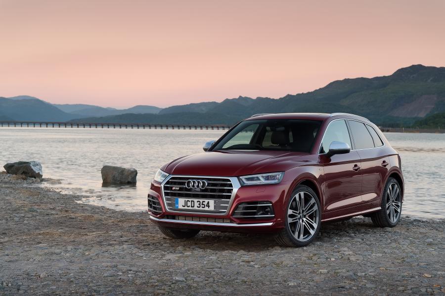  Audi SQ5 3.0 TFSI 2017 года  (UK) (фото 11 из 40)
